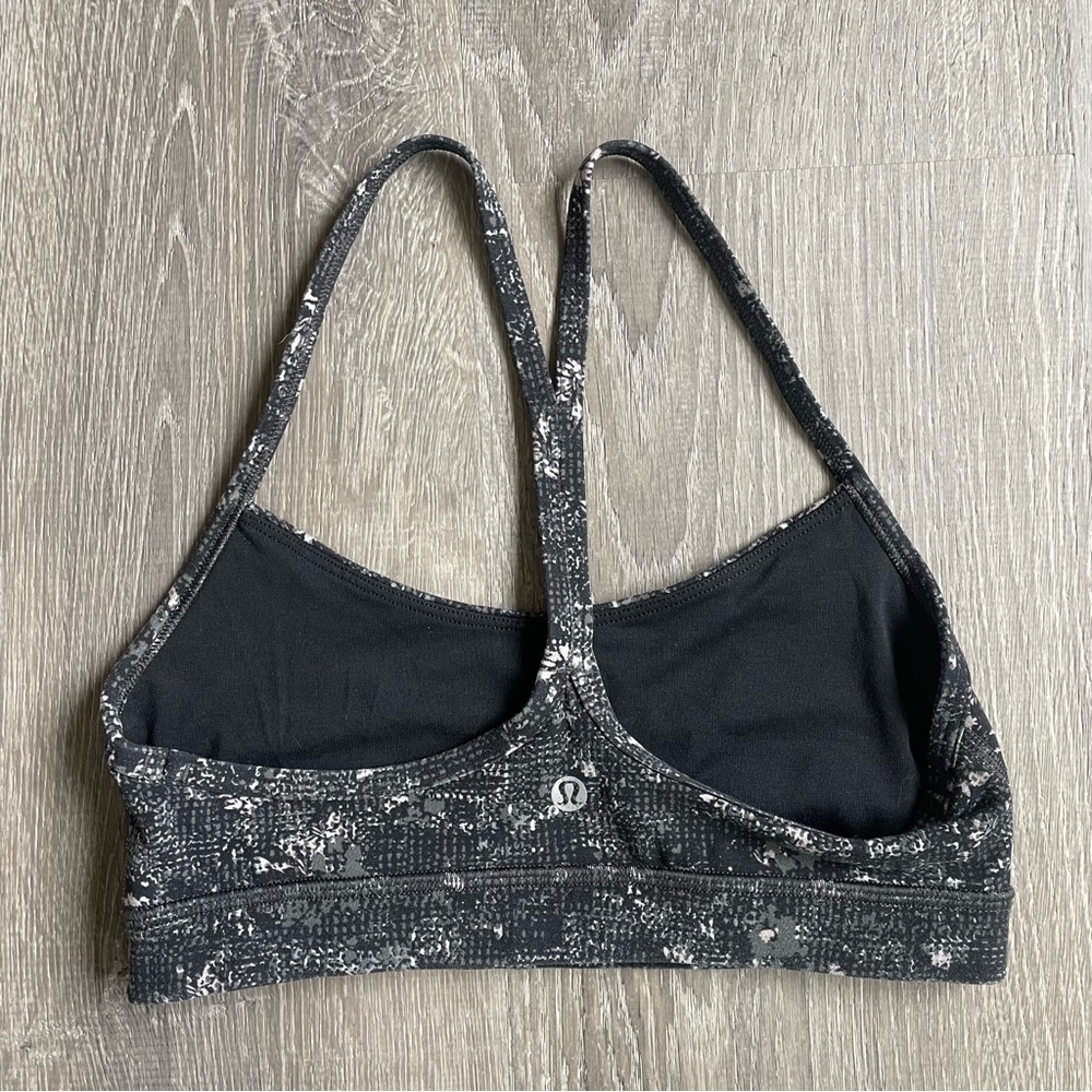 Lululemon Flow Y Bra Women’s Size 6 - Picture 6 of 7